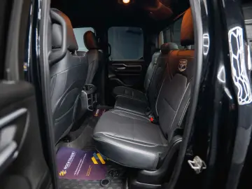 RAM 5.7 V8 HEMI 4x4 BLACK EDITION Longbed 19%