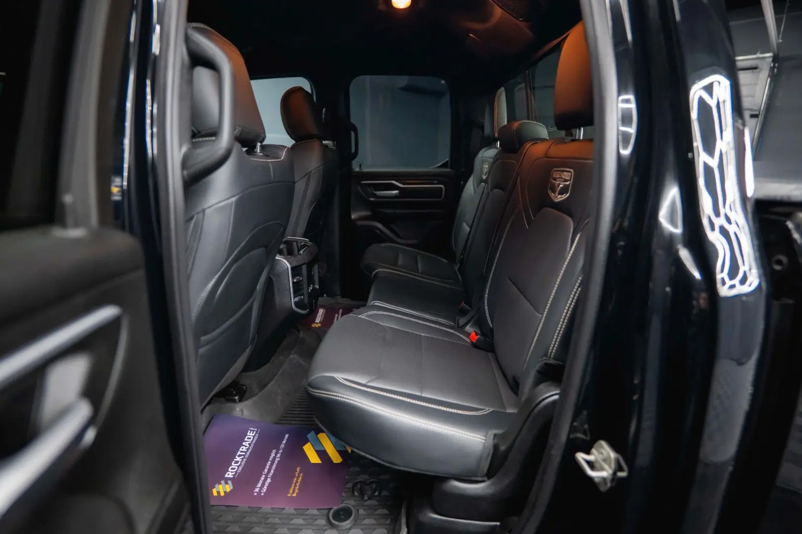 RAM 5.7 V8 HEMI 4x4 BLACK EDITION Longbed 19%