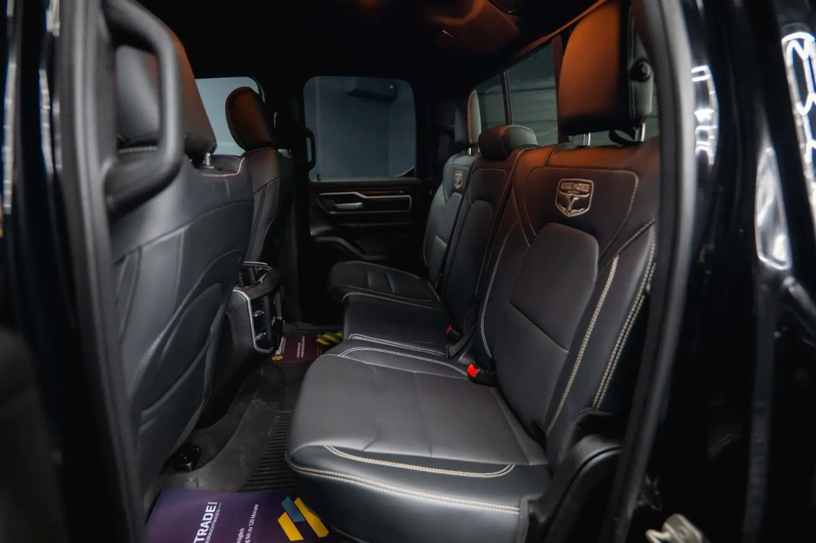 RAM 5.7 V8 HEMI 4x4 BLACK EDITION Longbed 19%