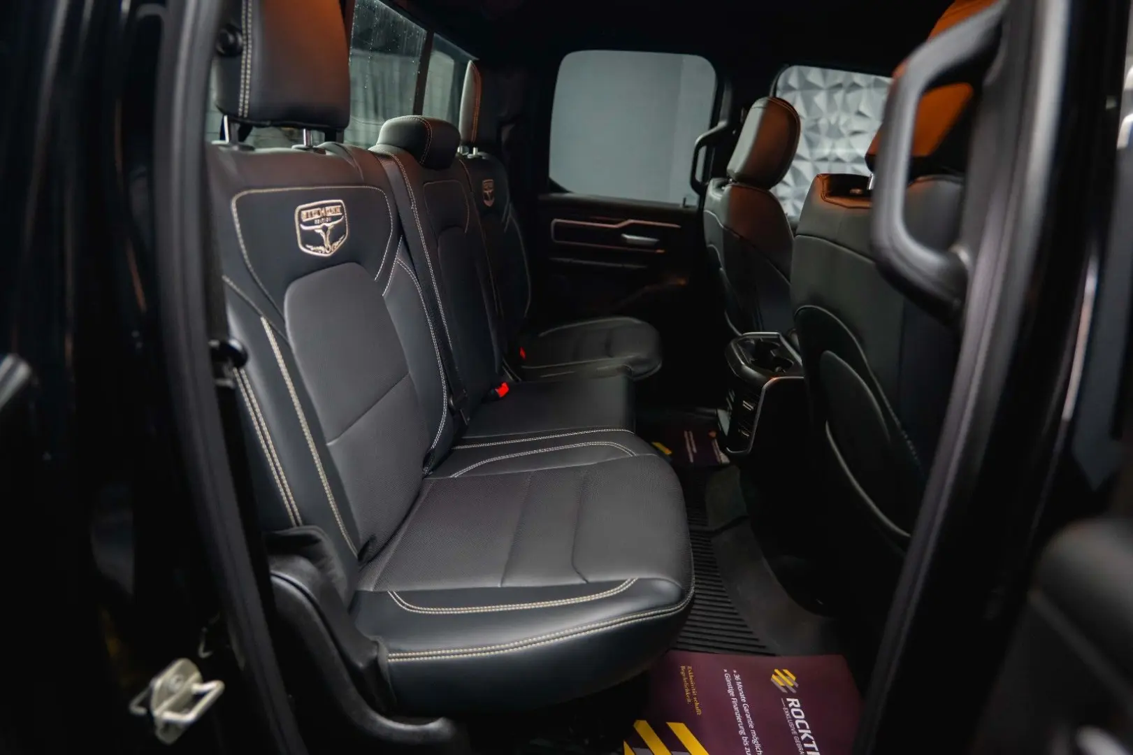 RAM 5.7 V8 HEMI 4x4 BLACK EDITION Longbed 19%