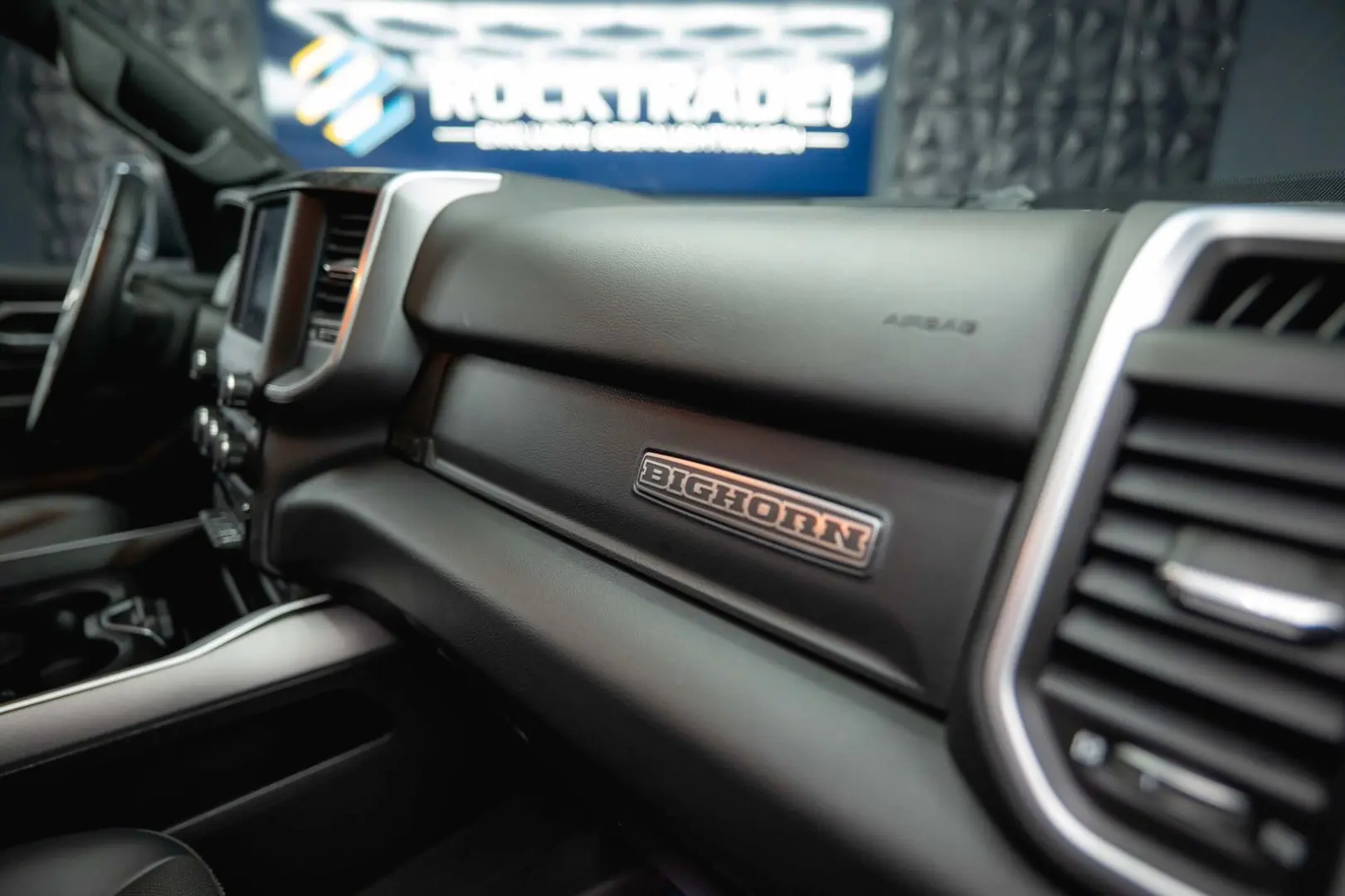 RAM 5.7 V8 HEMI 4x4 BLACK EDITION Longbed 19%