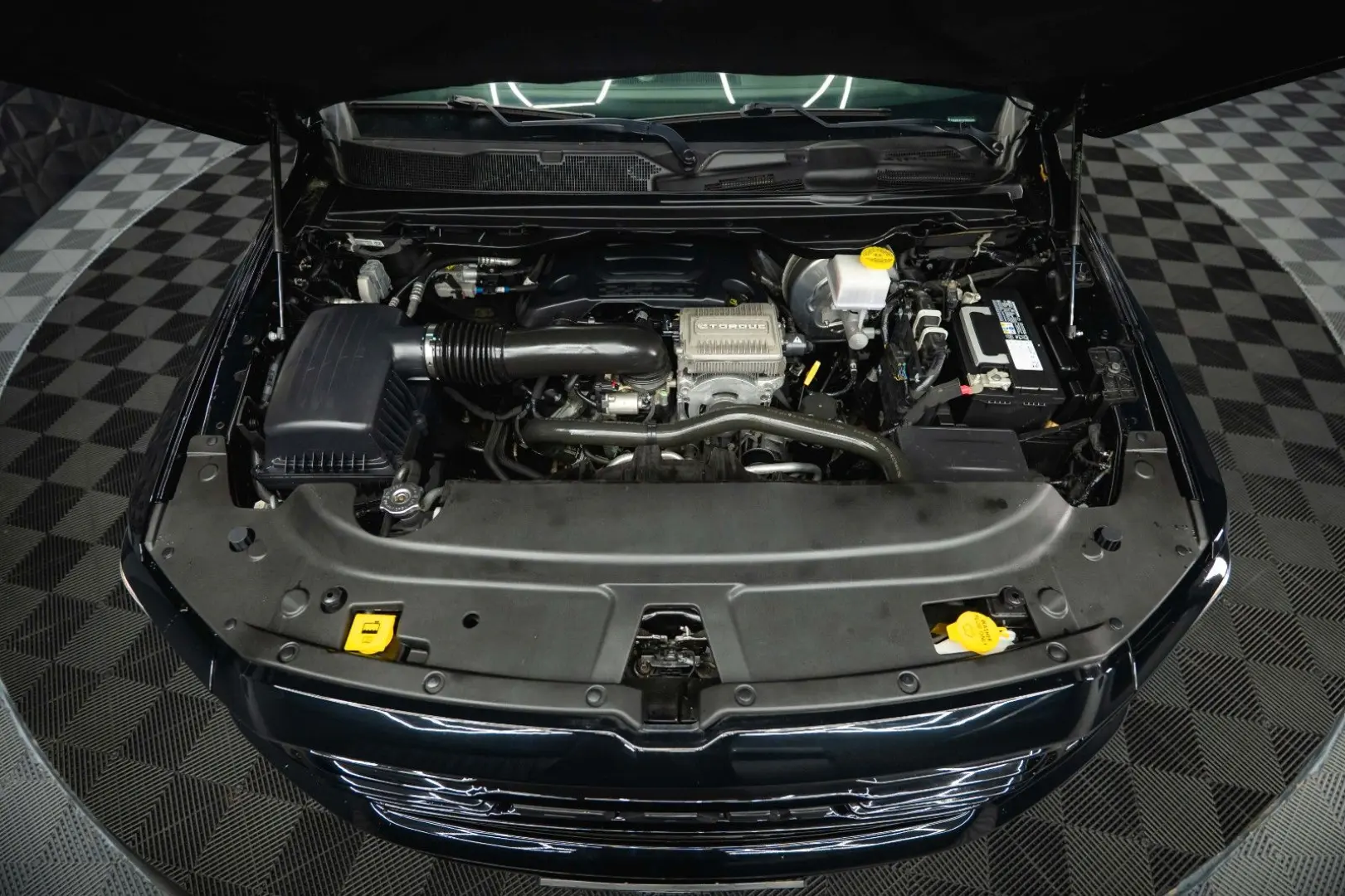 RAM 5.7 V8 HEMI 4x4 BLACK EDITION Longbed 19%