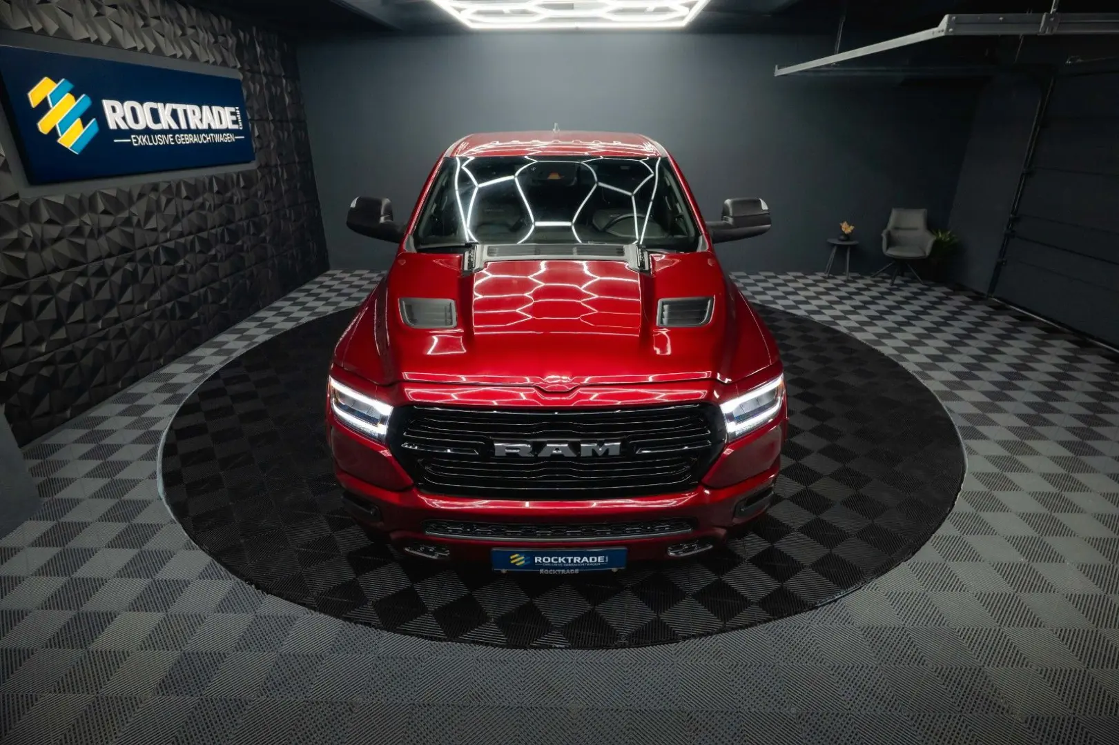 RAM 5.7 V8 HEMI 4x4 OFFROAD Night LARAMIE 19%