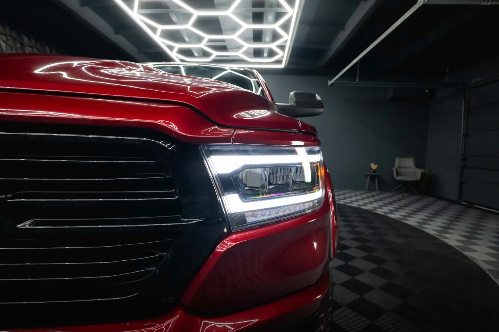 RAM 5.7 V8 HEMI 4x4 OFFROAD Night LARAMIE 19%