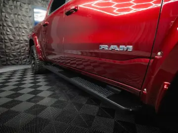 RAM 5.7 V8 HEMI 4x4 OFFROAD Night LARAMIE 19%