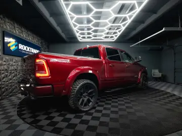 RAM 5.7 V8 HEMI 4x4 OFFROAD Night LARAMIE 19%