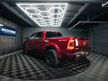RAM 5.7 V8 HEMI 4x4 OFFROAD Night LARAMIE 19%