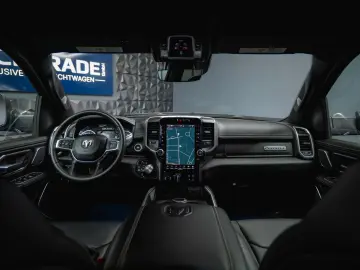 RAM 5.7 V8 HEMI 4x4 OFFROAD Night LARAMIE 19%