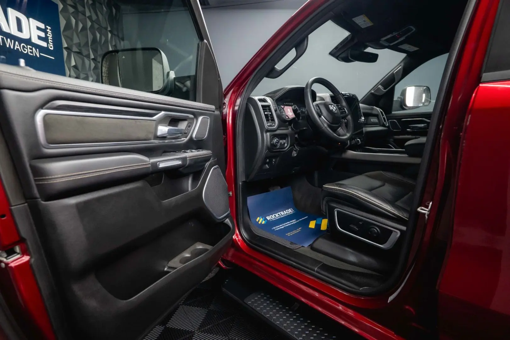 RAM 5.7 V8 HEMI 4x4 OFFROAD Night LARAMIE 19%