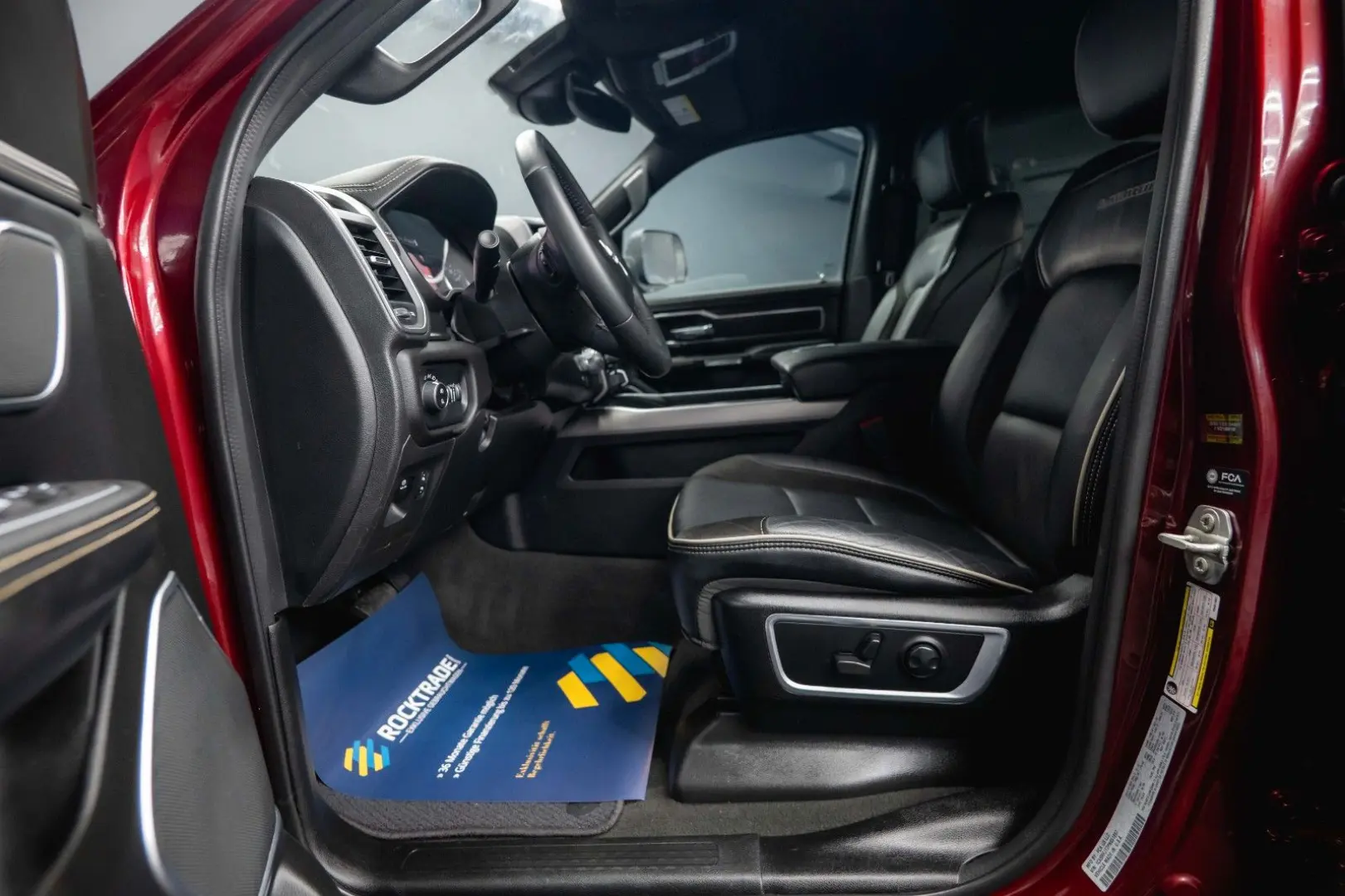 RAM 5.7 V8 HEMI 4x4 OFFROAD Night LARAMIE 19%