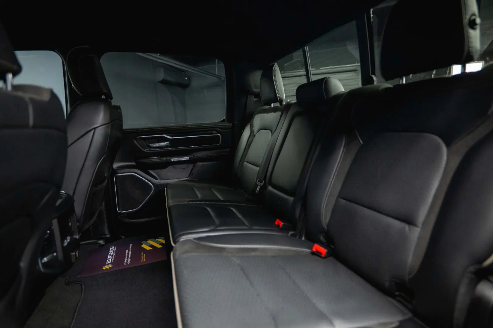 RAM 5.7 V8 HEMI 4x4 OFFROAD Night LARAMIE 19%