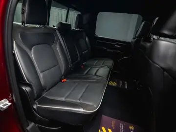 RAM 5.7 V8 HEMI 4x4 OFFROAD Night LARAMIE 19%