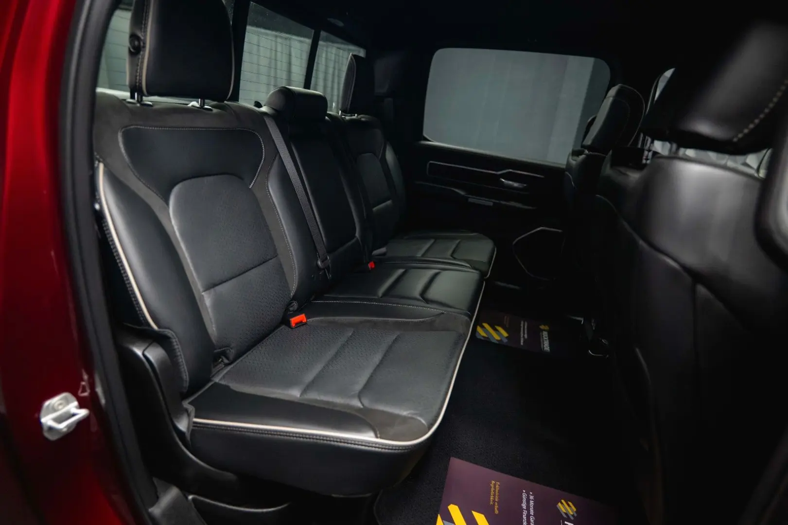 RAM 5.7 V8 HEMI 4x4 OFFROAD Night LARAMIE 19%