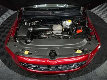 RAM 5.7 V8 HEMI 4x4 OFFROAD Night LARAMIE 19%