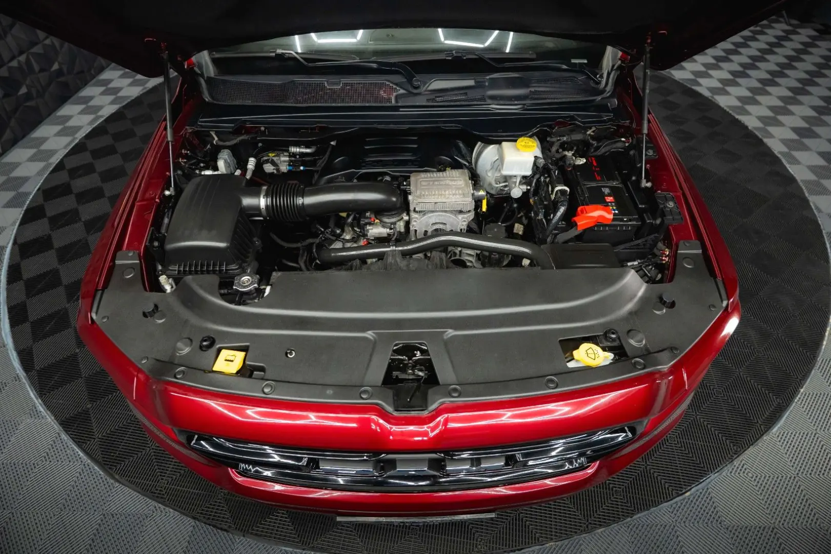 RAM 5.7 V8 HEMI 4x4 OFFROAD Night LARAMIE 19%