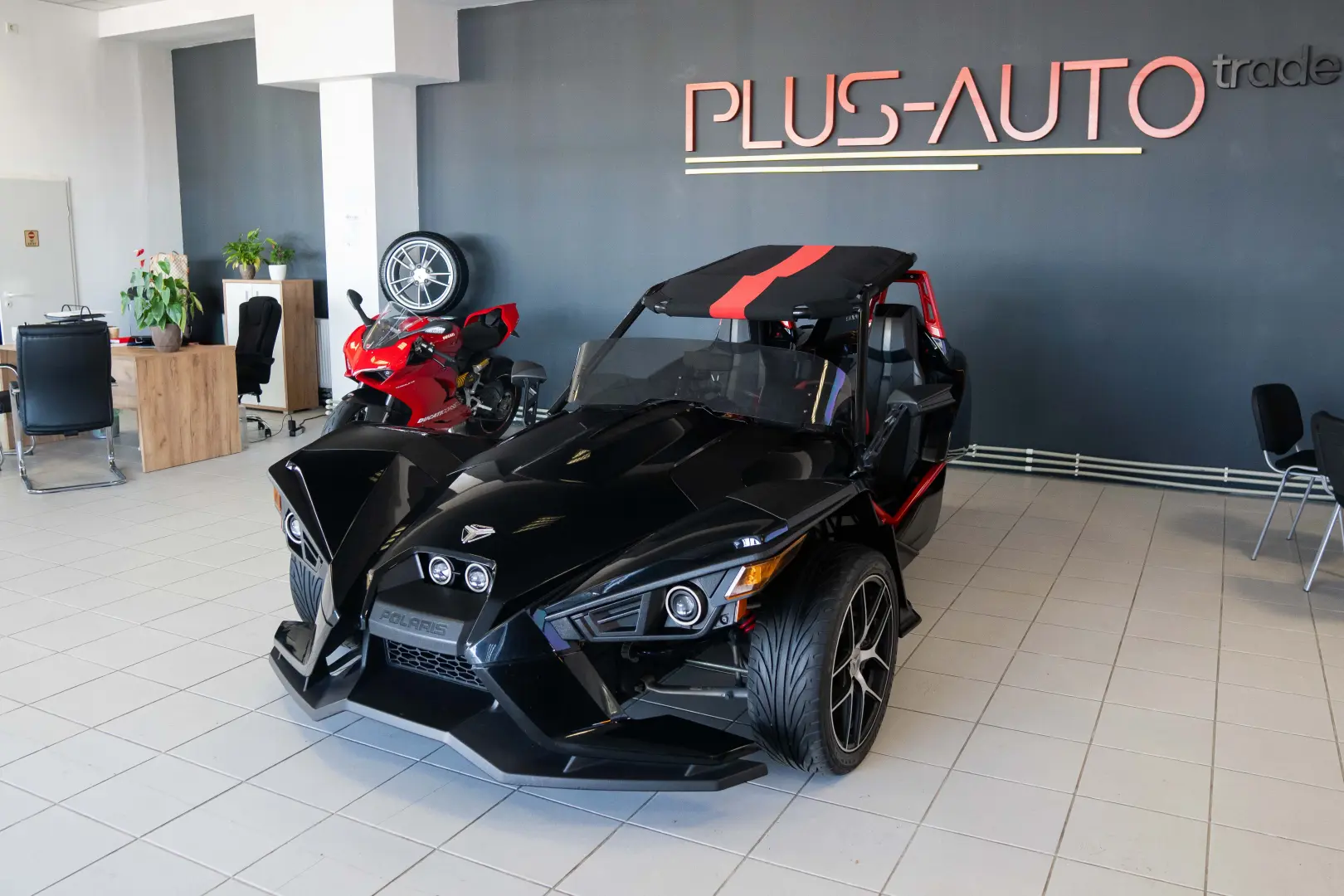 Polaris Slingshot SL R pack