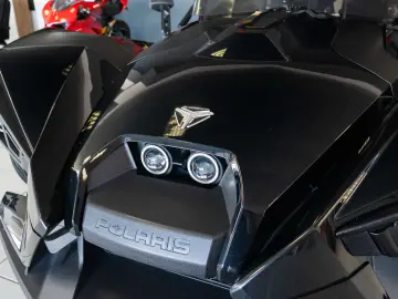 Polaris Slingshot SL R pack