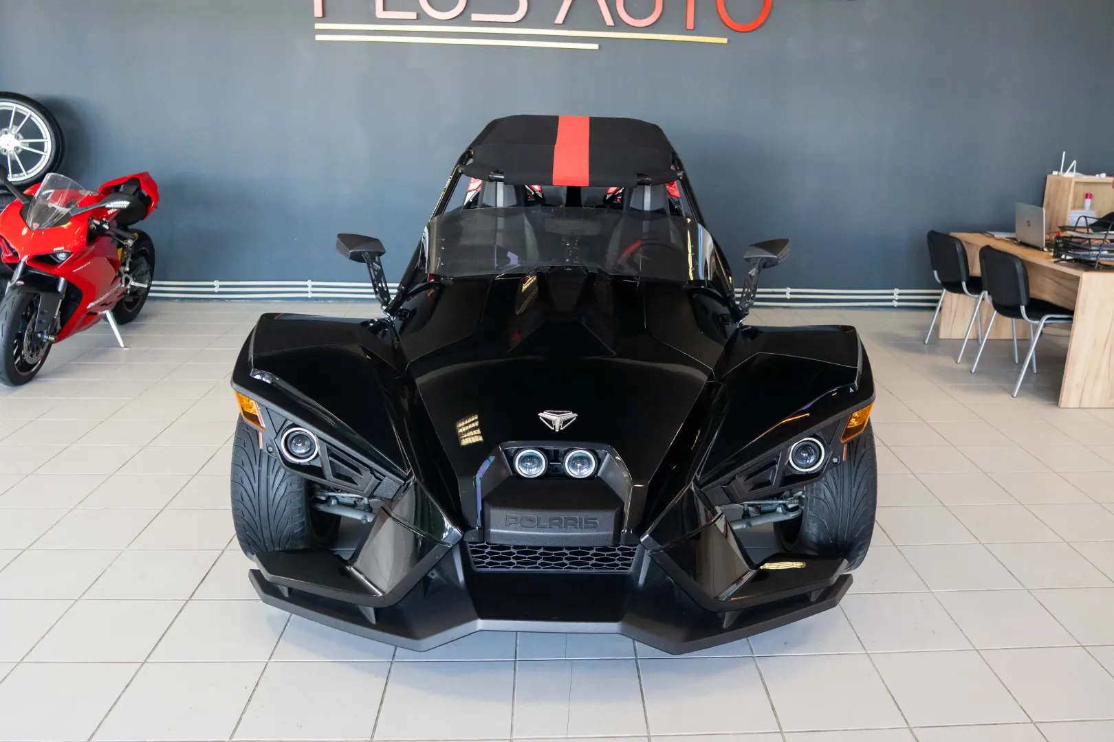 Polaris Slingshot SL R pack