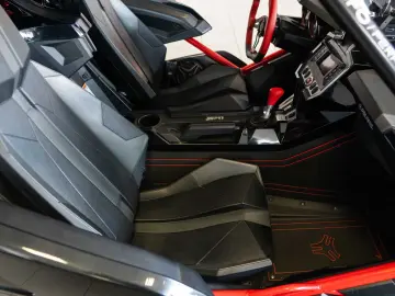 Polaris Slingshot SL R pack