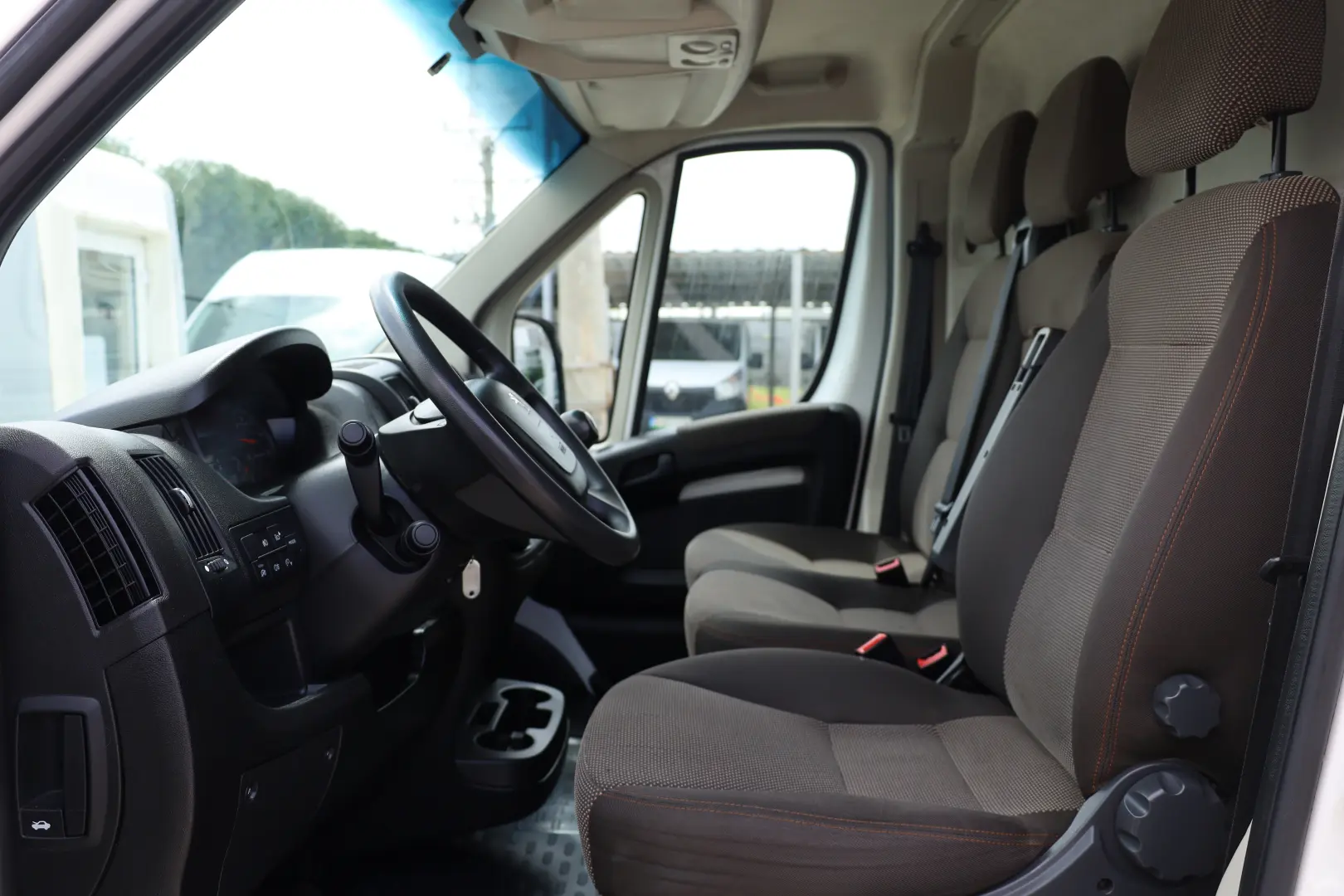 Peugeot Boxer L2H2 2.2D 140CP