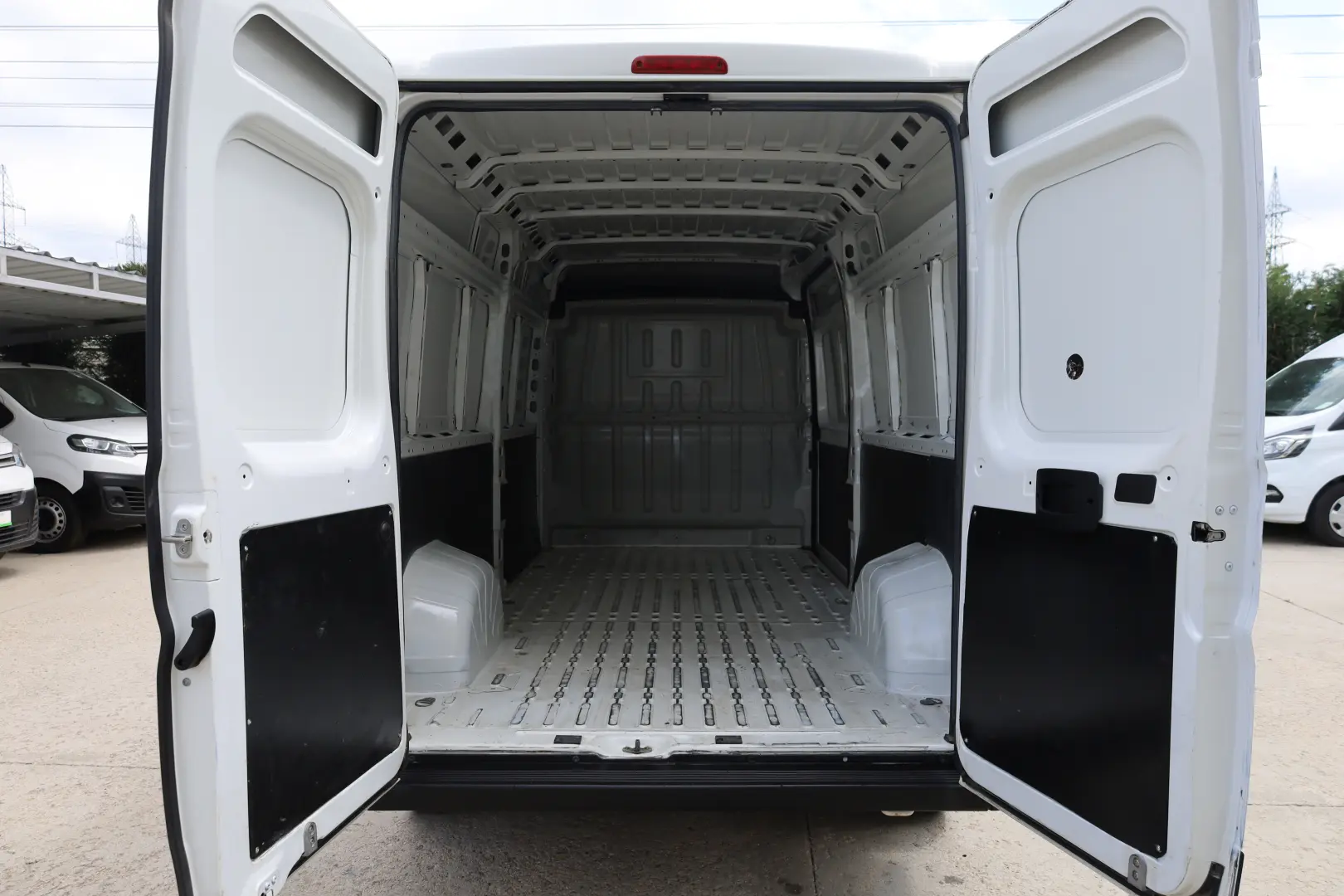 Peugeot Boxer L2H2 2.2D 140CP