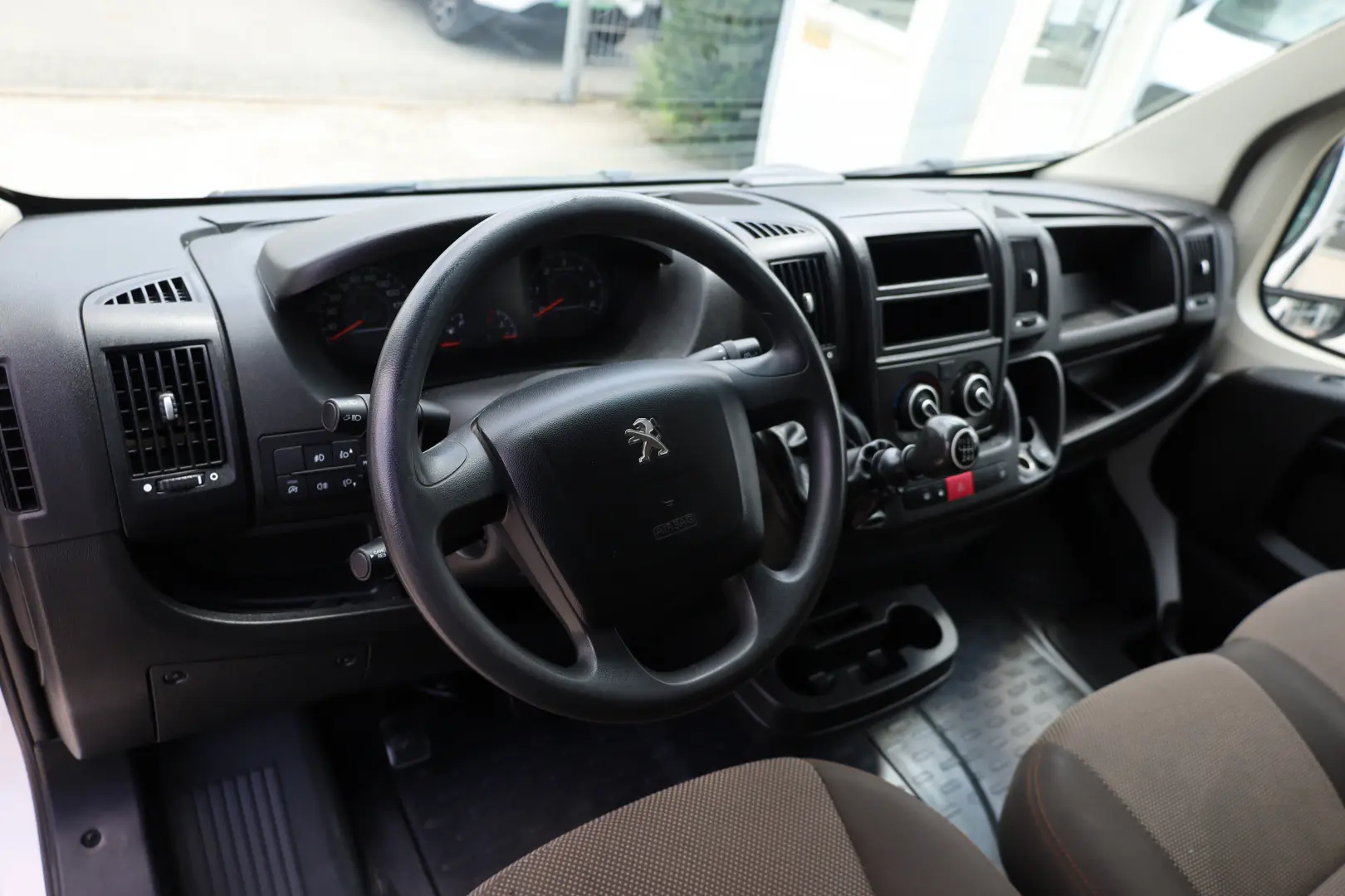 Peugeot Boxer L2H2 2.2D 140CP