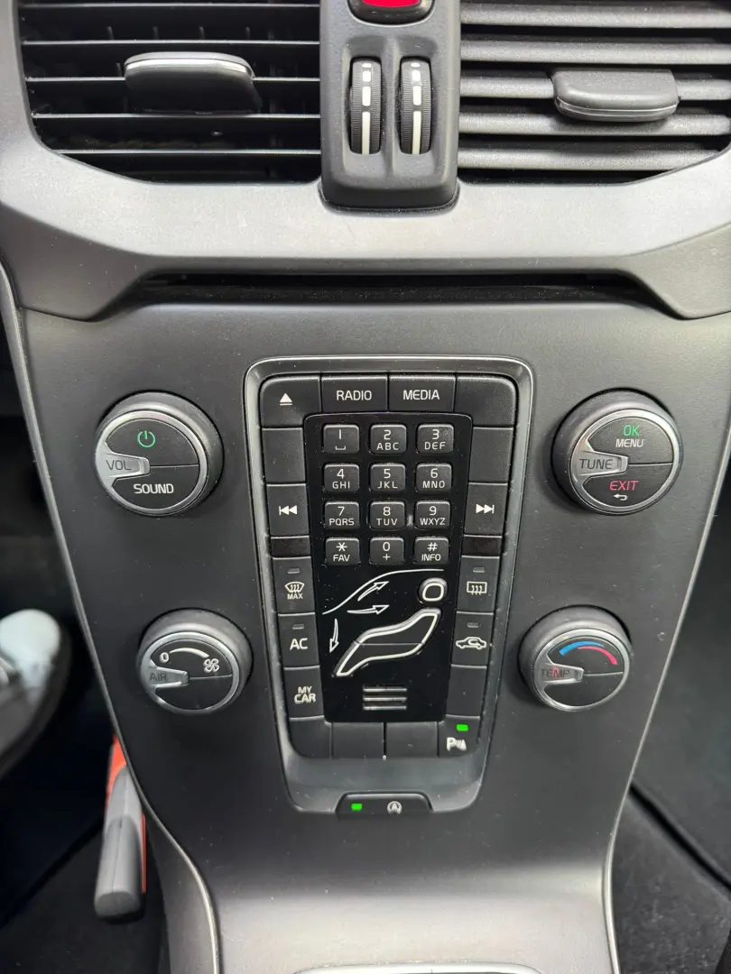 Volvo V 40  – 2014