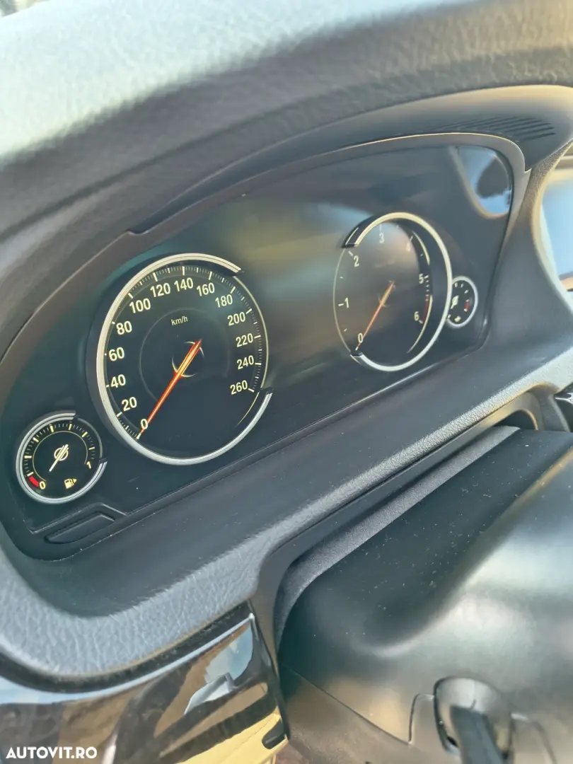 BMW Seria 5 520d Gran Turismo Aut