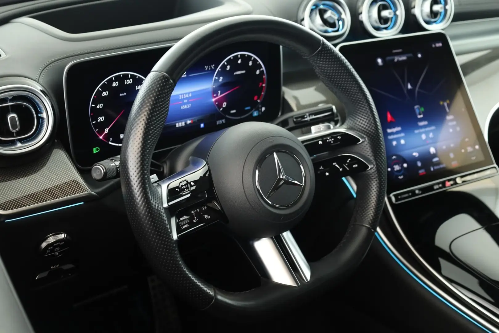 GLC 300 4M AMG Premium Plus DIGITAL Pano HUD 360
