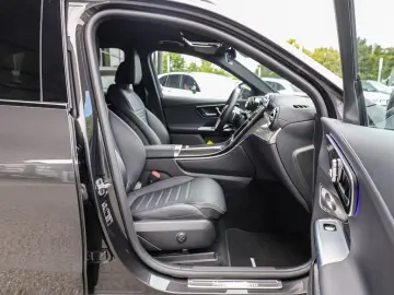 GLC 300 e 4M AMG Line Premium AHK Distr. LED Nav