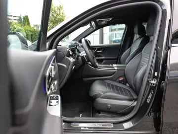 GLC 300 e 4M AMG Line Premium AHK Distr. LED Nav