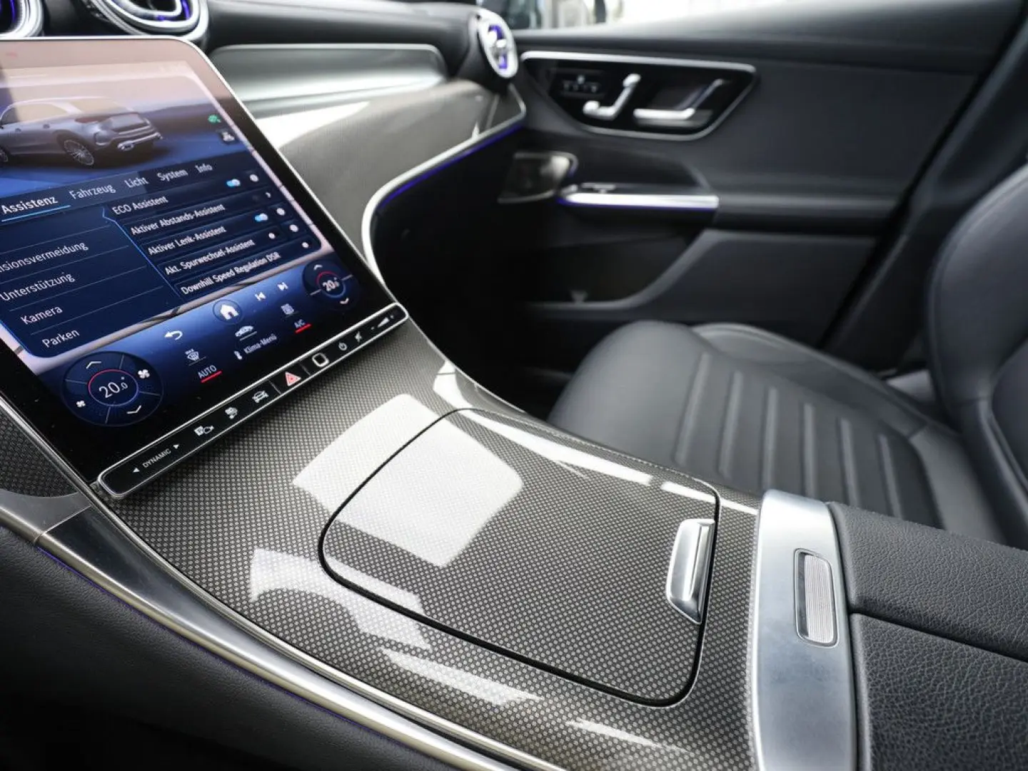 GLC 300 e 4M AMG Line Premium AHK Distr. LED Nav