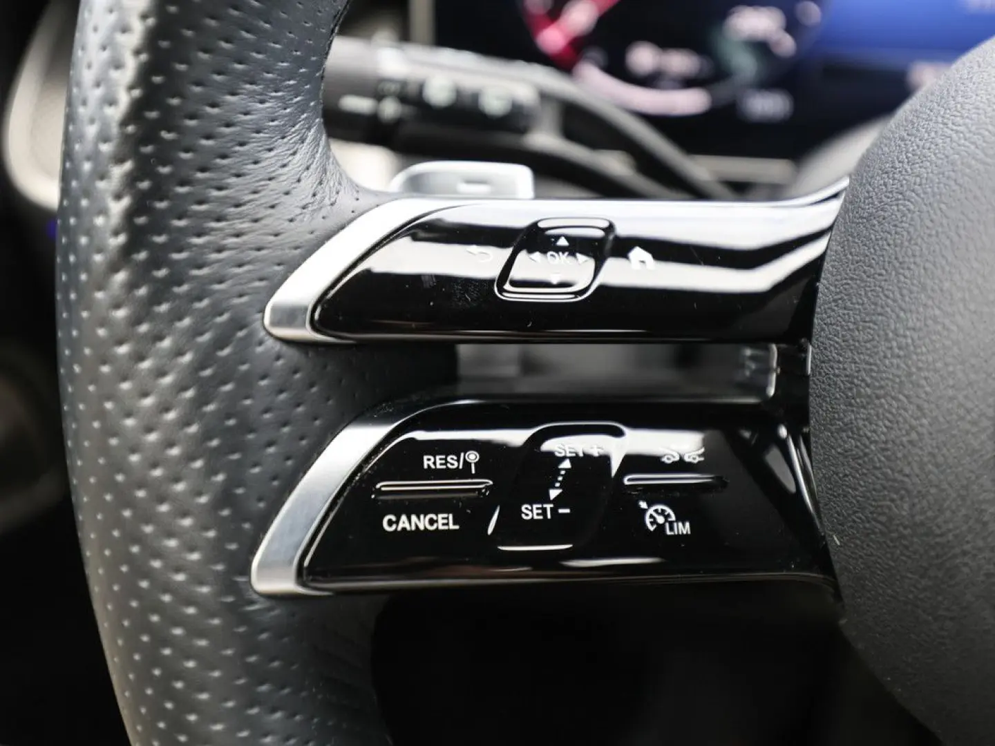 GLC 300 e 4M AMG Line Premium AHK Distr. LED Nav