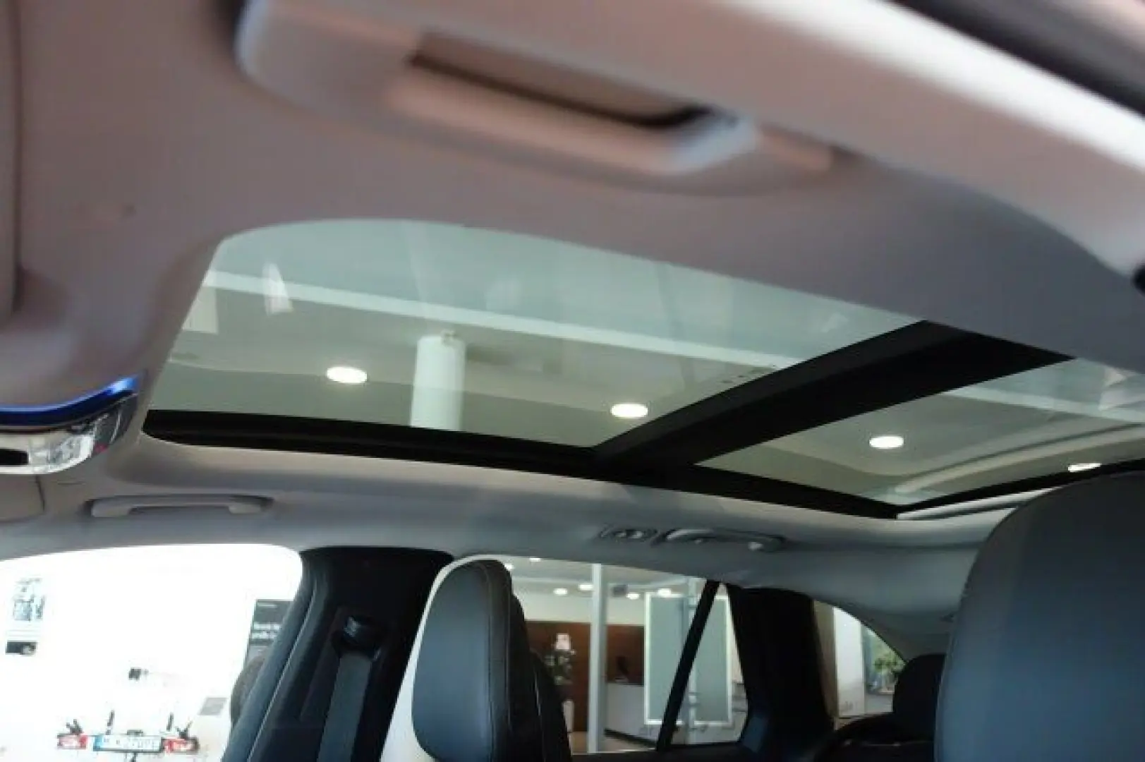 GLC 300 d 4M AMG PANO HEAD SITZKL MEMO DIGI 360