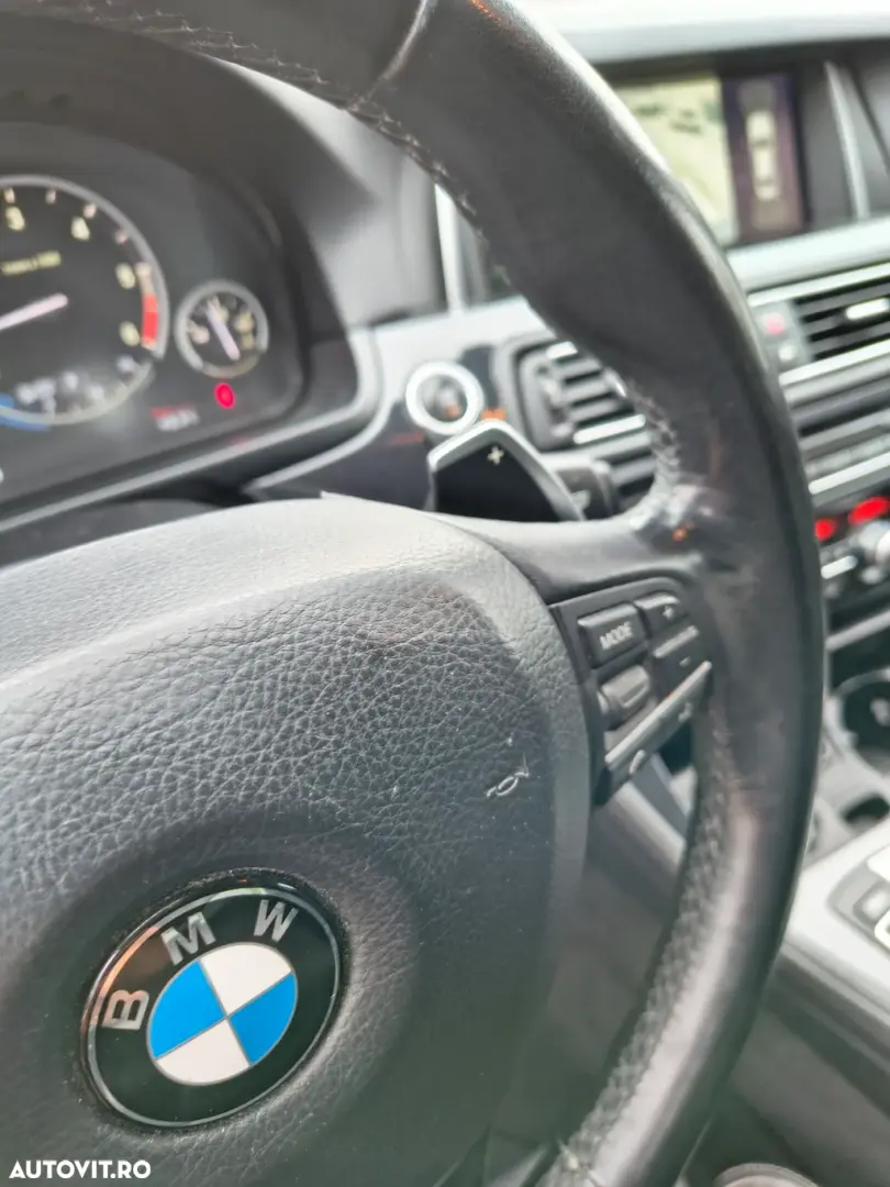 BMW Seria 5 530d Aut. Luxury Line