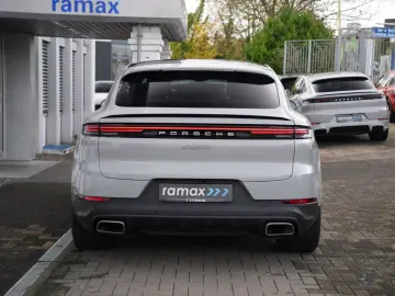 E-Hybrid Coupé ACC-LUFTF-PANO-HD-AHK-HUD-BOSE-RS