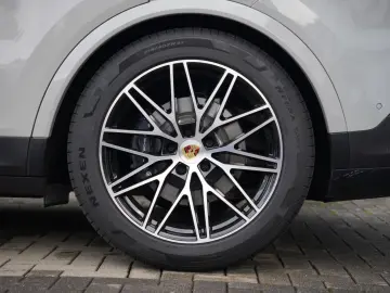 E-Hybrid Coupé ACC-LUFTF-PANO-HD-AHK-HUD-BOSE-RS