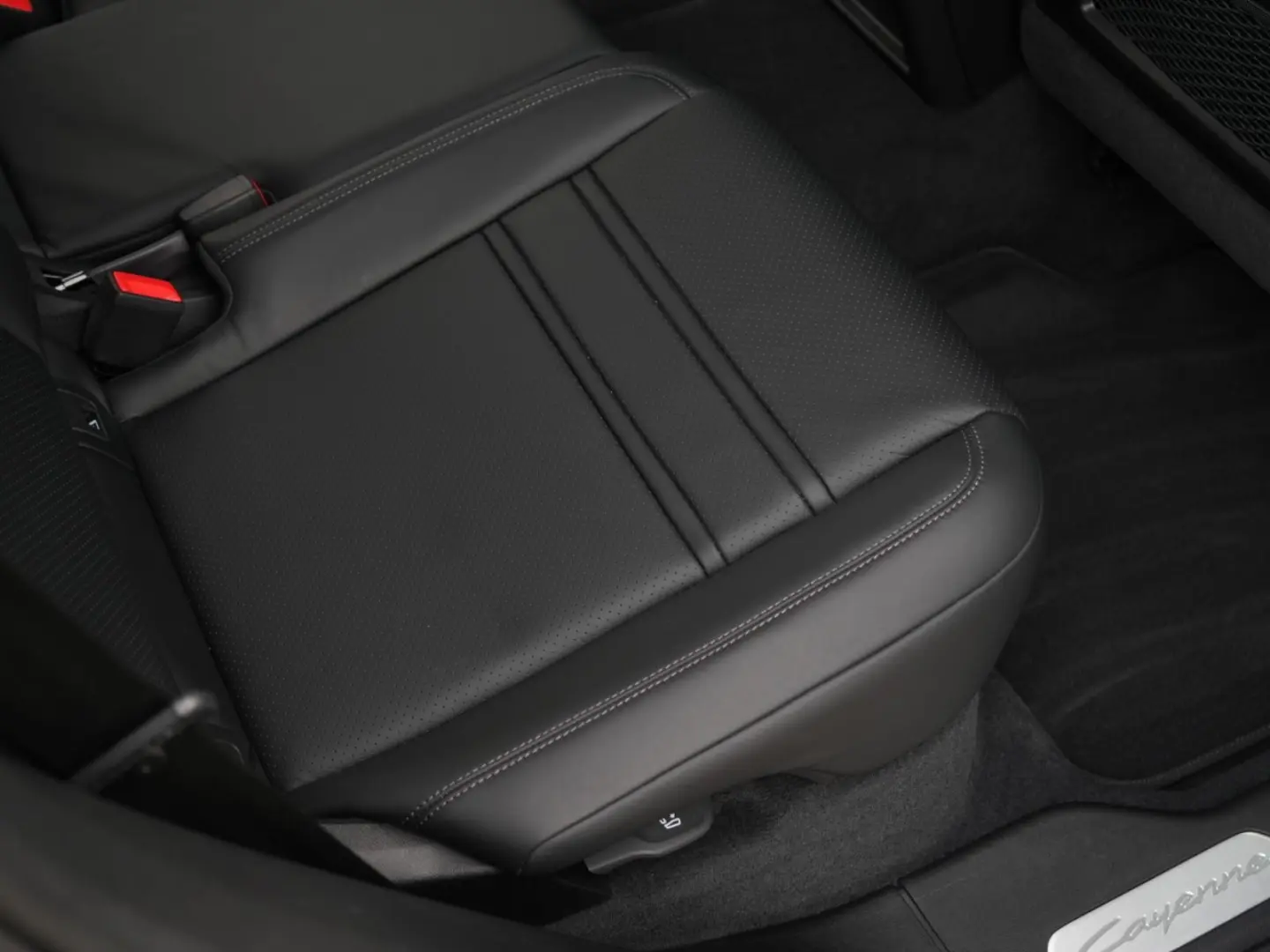 E-Hybrid Coupé ACC-LUFTF-PANO-HD-AHK-HUD-BOSE-RS