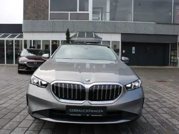 520d xDrive STANDHEIZUNG 360 PANO Bowers&Wilkins