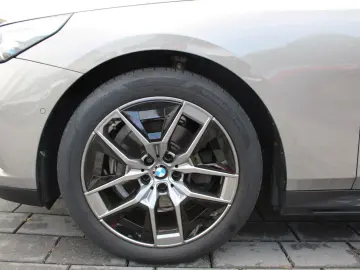 520d xDrive STANDHEIZUNG 360 PANO Bowers&Wilkins