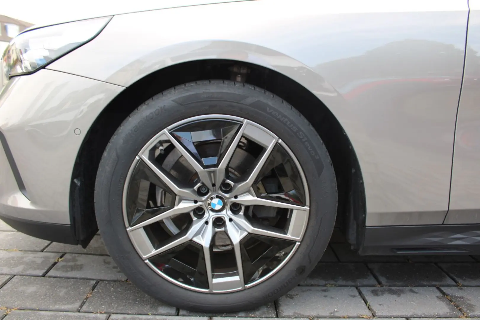 520d xDrive STANDHEIZUNG 360 PANO Bowers&Wilkins