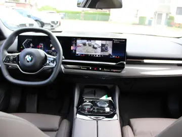 520d xDrive STANDHEIZUNG 360 PANO Bowers&Wilkins