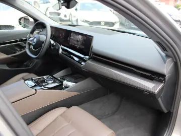 520d xDrive STANDHEIZUNG 360 PANO Bowers&Wilkins