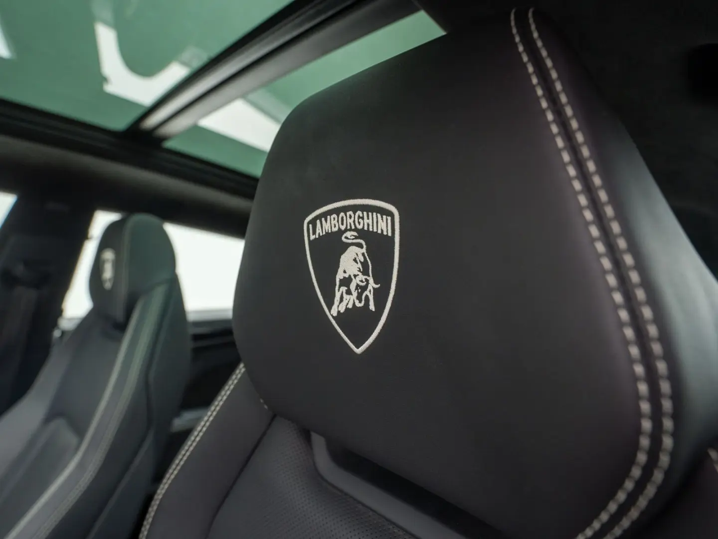 Urus S 23  B&O PANO MASSAGE NACHTSICHT PARK-ASSI