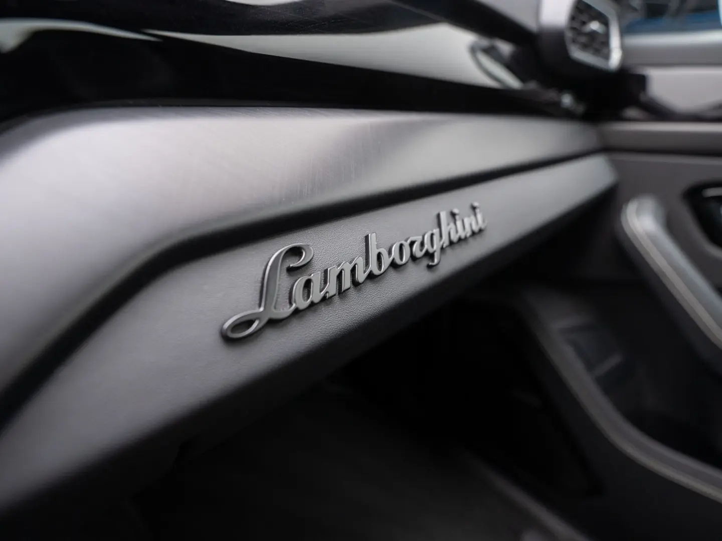 Urus S 23  B&O PANO MASSAGE NACHTSICHT PARK-ASSI