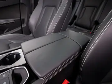 Urus S 23  B&O PANO MASSAGE NACHTSICHT PARK-ASSI