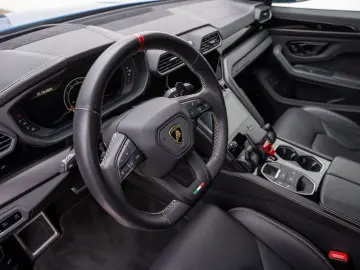 Urus S 23  B&O PANO MASSAGE NACHTSICHT PARK-ASSI