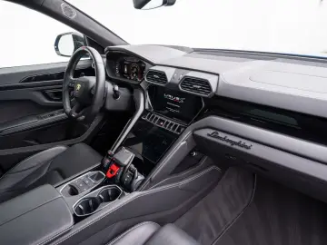 Urus S 23  B&O PANO MASSAGE NACHTSICHT PARK-ASSI