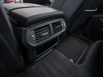 Urus S 23  B&O PANO MASSAGE NACHTSICHT PARK-ASSI