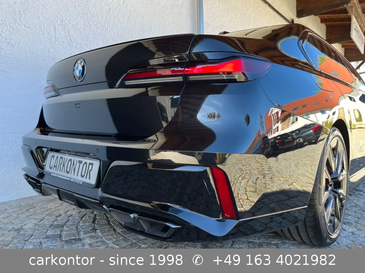 M760e xDrive  M SPORT PRO LOUNGE SEATING PA SKY